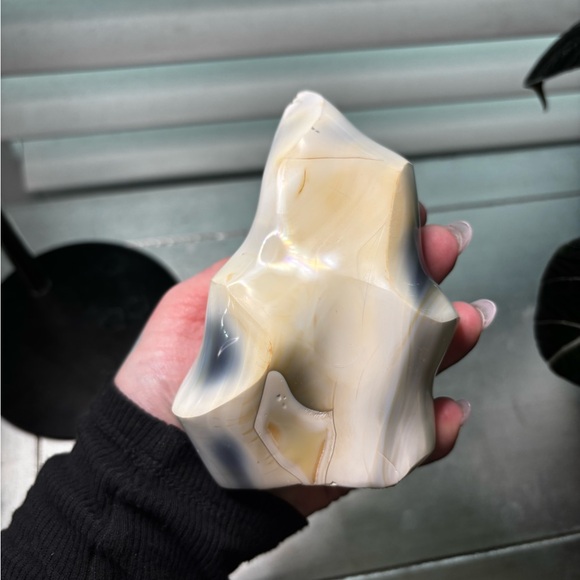 Unique Orca Agate Stone Decor - Picture 4 of 8